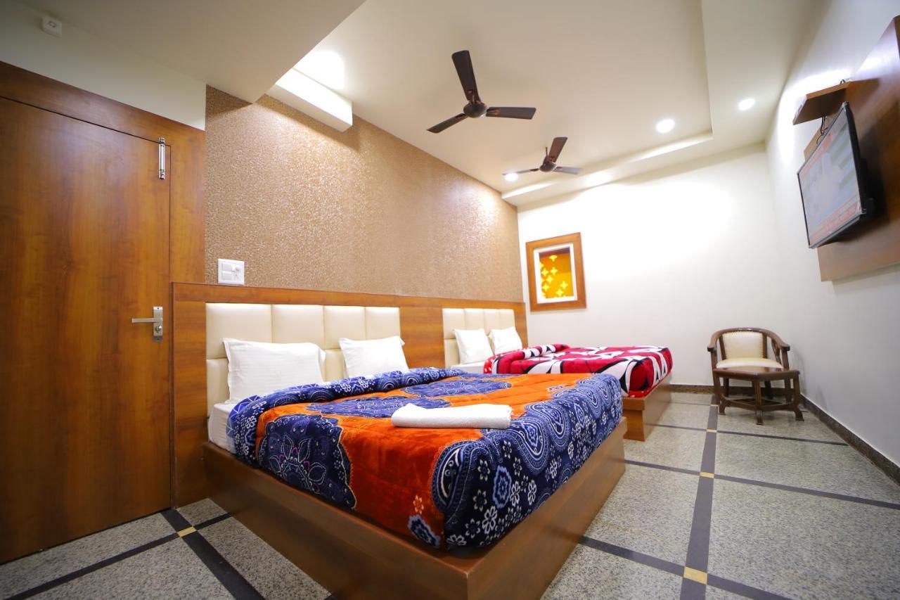 Hotel Royal Phoenix Agra  Dış mekan fotoğraf