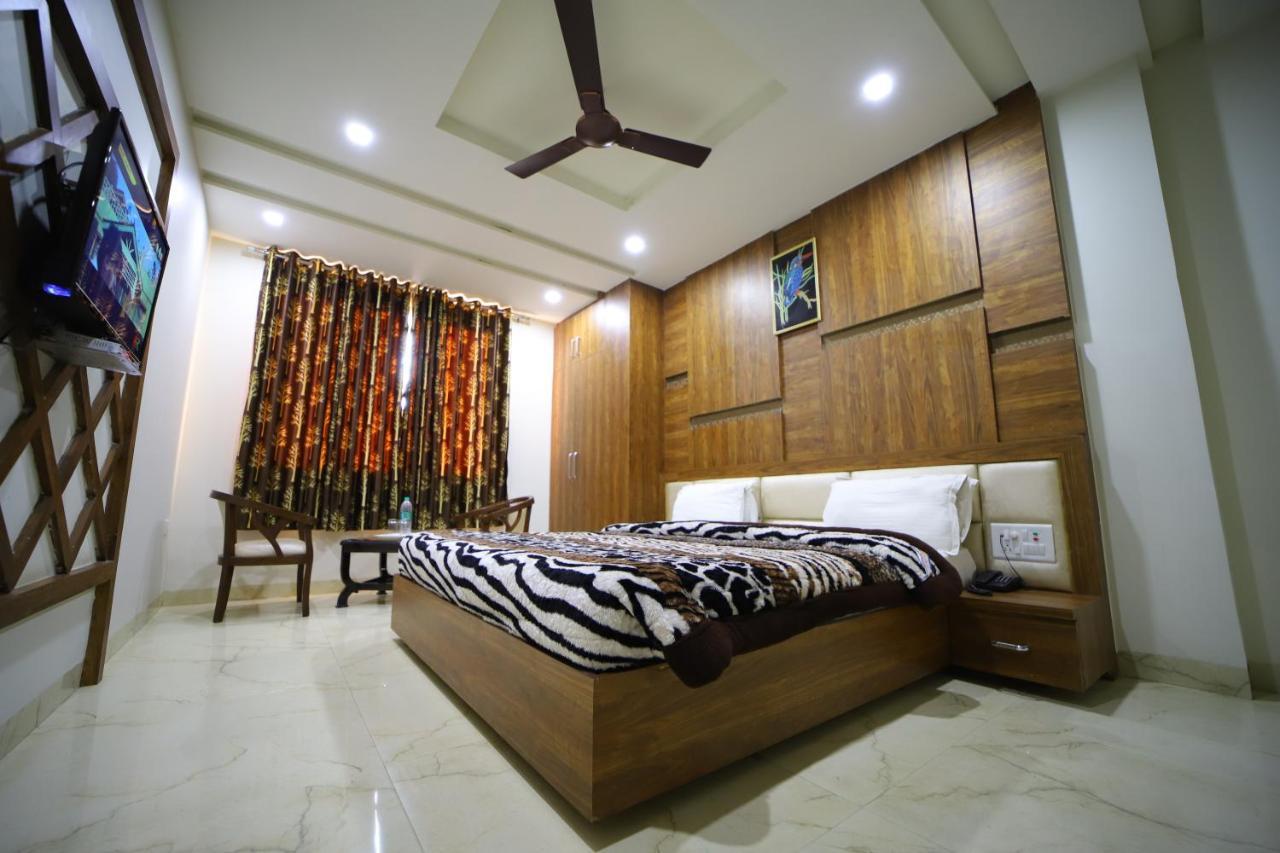 Hotel Royal Phoenix Agra  Dış mekan fotoğraf