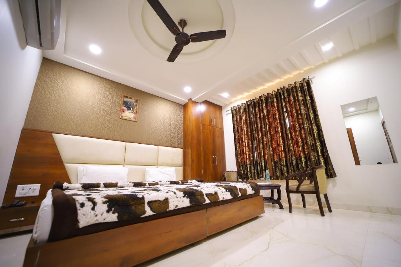 Hotel Royal Phoenix Agra  Dış mekan fotoğraf